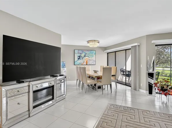 5901 Camino Del Sol APT 207, Boca Raton, FL 33433