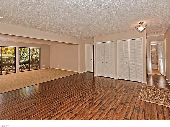 3rd image of 590-17 Russet Woods Ln