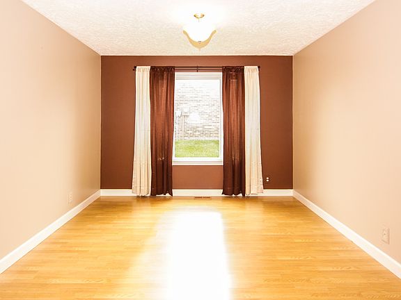 5th image of 8401 Chittimwood Dr