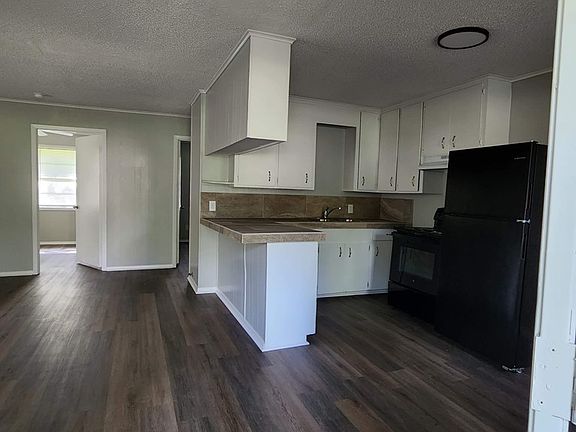 3rd image of 1243 Wells St