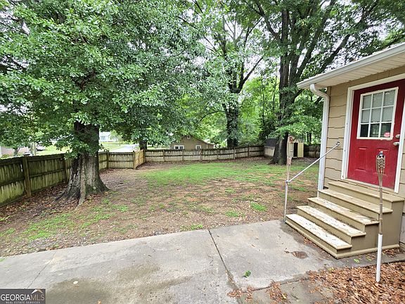 3rd image of 174 Kirby St