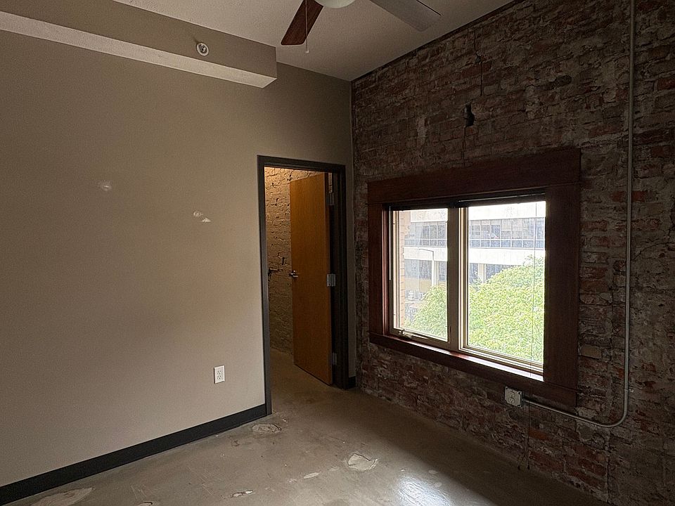 Building Photo 5