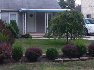 5825 Huron St, Taylor, MI 48180