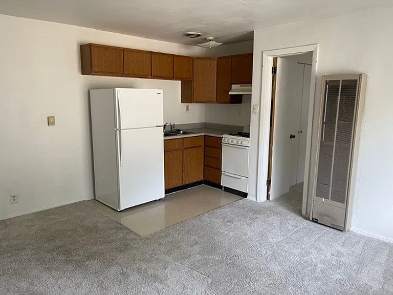 311 S Prairie St — Photo 14