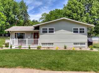 7117 Maple Dr, Urbandale, IA 50322