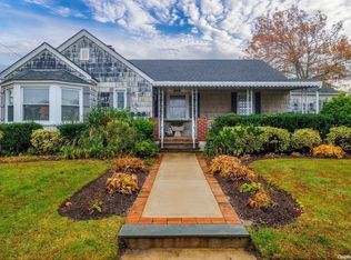 208 Fairway Rd, Lido Beach, NY 11561