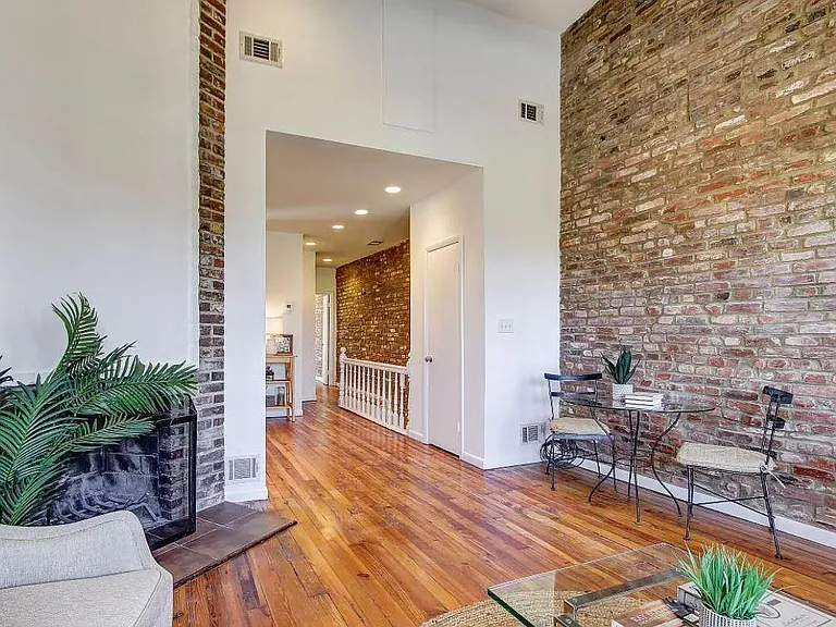 1003 I St SE — Photo 8