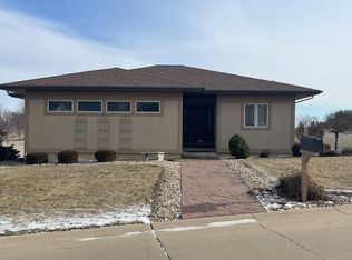 202 Regina Ct, Kewanee, IL 61443