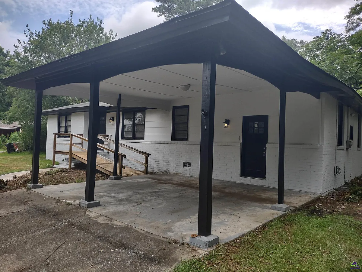 Building Photo - 6422 Gibson Rd