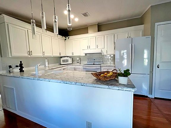 2nd image of 1259 Buena Vista Dr #1259