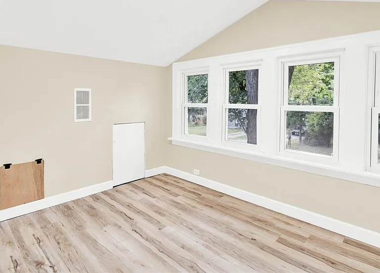 23248 Helen St — Photo 20