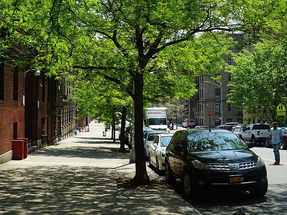 2nd image of 549 Isham St APT 6