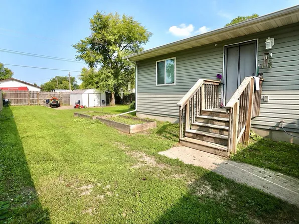 714 S 11th St, Aberdeen, SD 57401