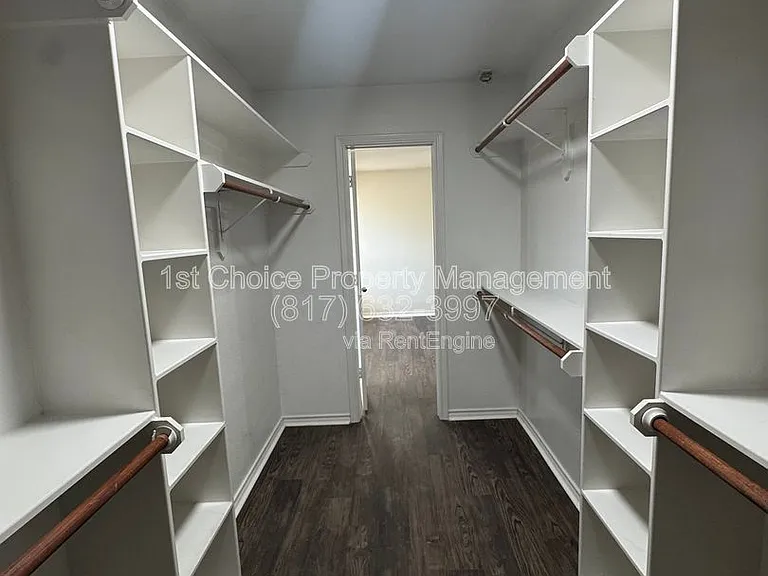 957 Austin Ct — Photo 18