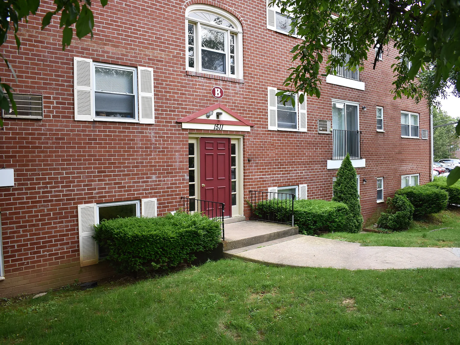 Berkshire Gardens — Photo 2