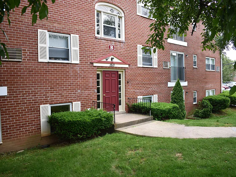 Berkshire Gardens — Photo 2