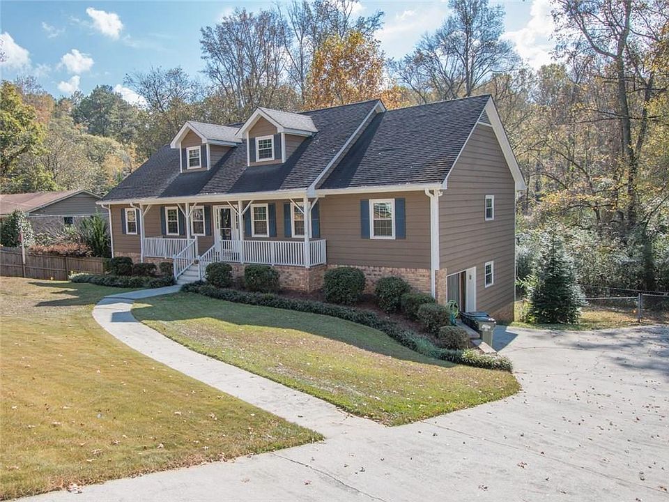 1st image of 32 Vanessa Dr SE