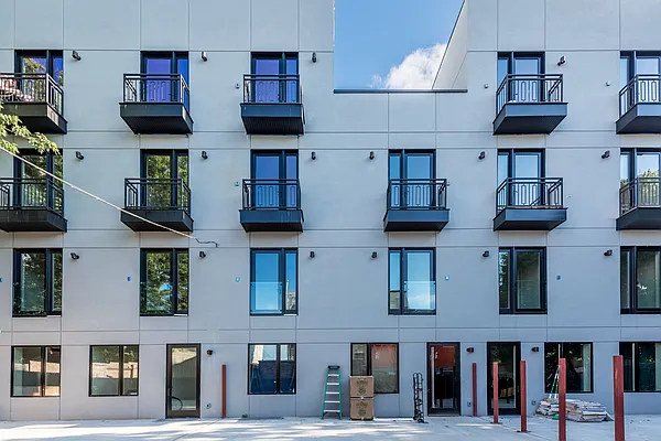 Rented by Nooklyn NYC LLC | media 61