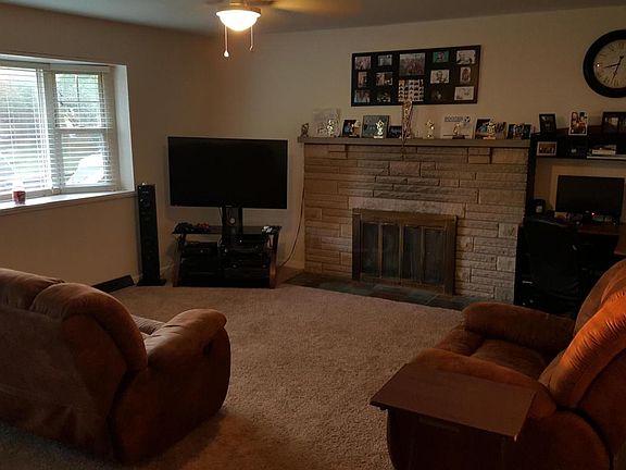 4th image of 944 Miriam Dr E