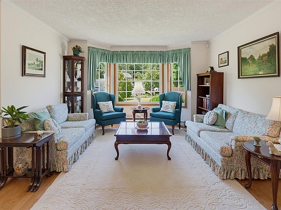5th image of 3141 Antrobus Cres