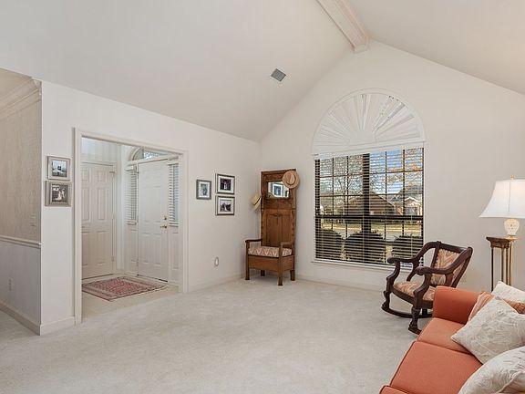 5th image of 8075 Sunrise Cir