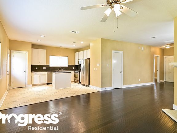 4th image of 10750 Cobblecreek Way