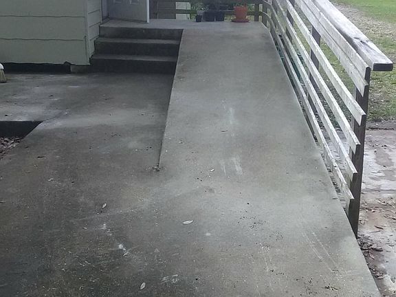 3rd image of 1903 Woodland Ave