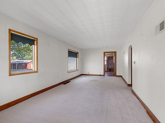 5th image of 448 Osborn Ave