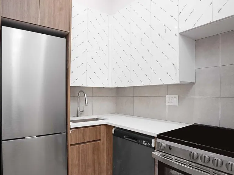 62-15 Catalpa Ave #2L — Photo 3