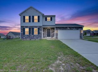 1110 Lancaster St, Lapeer, MI 48446