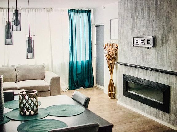 4th image of 2025 NE 164th St APT 612