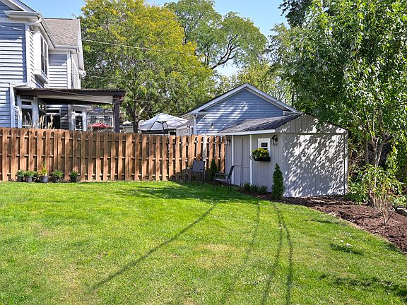 4th image of 243 Hillside Ave