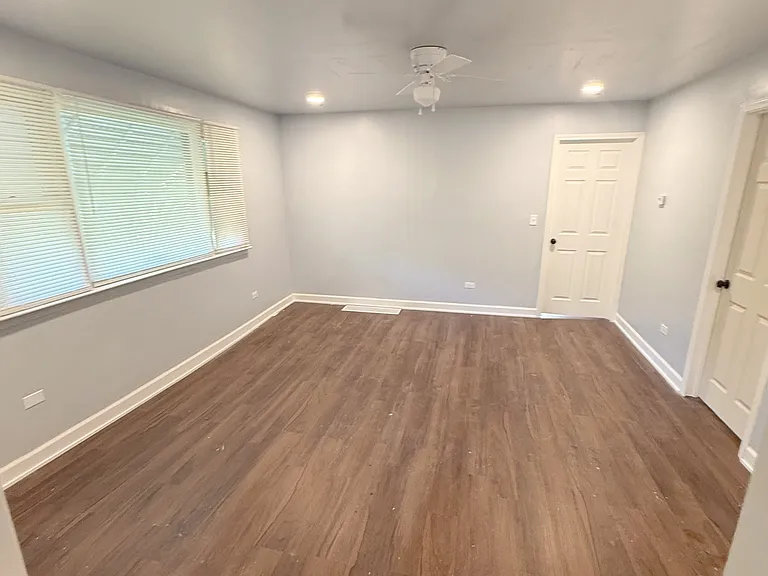 14305 Irving Ave #2 — Photo 7