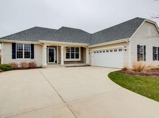 1712 Prairie Dr, West Bend, WI 53095