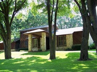 211 Inwood Dr, Palestine, TX 75801
