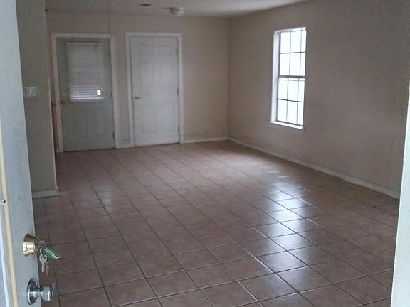 2nd image of 12319 Lakeview Dr