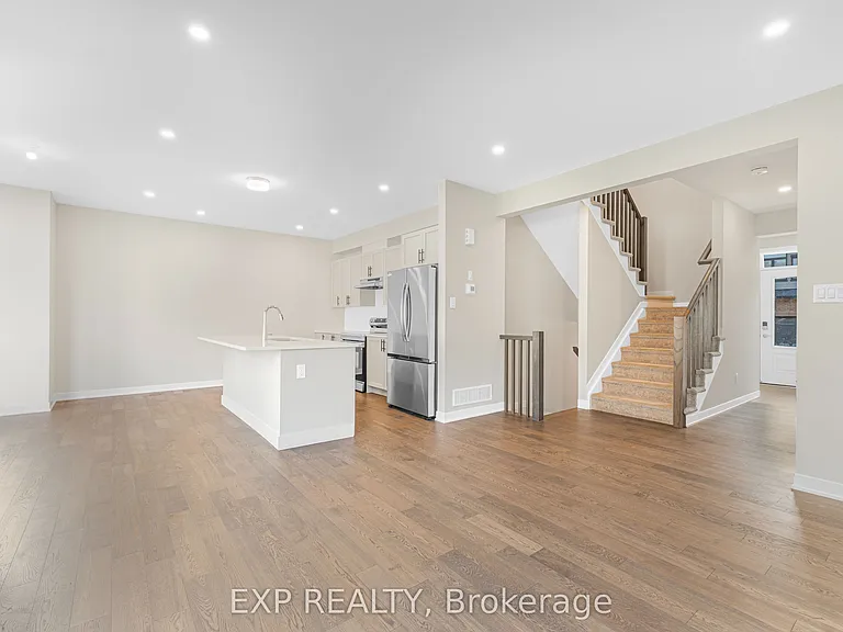 345 Peninsula Rd — Photo 2