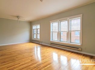 622 W Barry Ave #B622-S3, Chicago, IL 60657