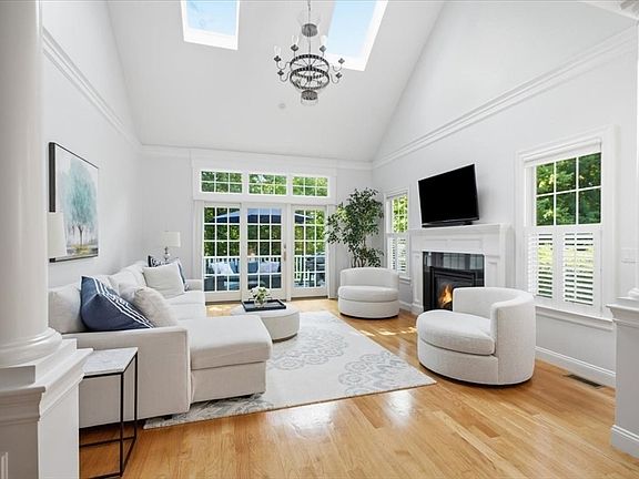 2nd image of 239 Washington St #9