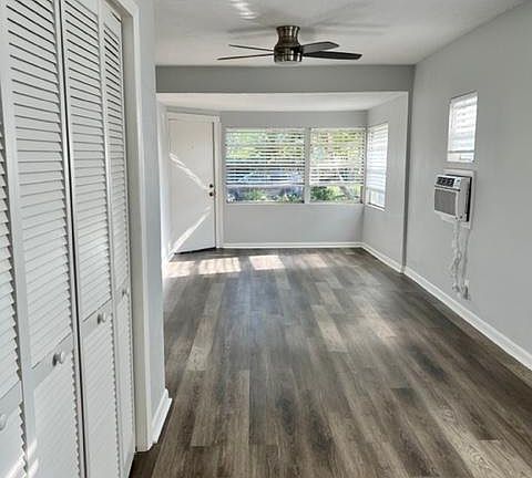 5th image of 2435 Burlington Ave N #2437