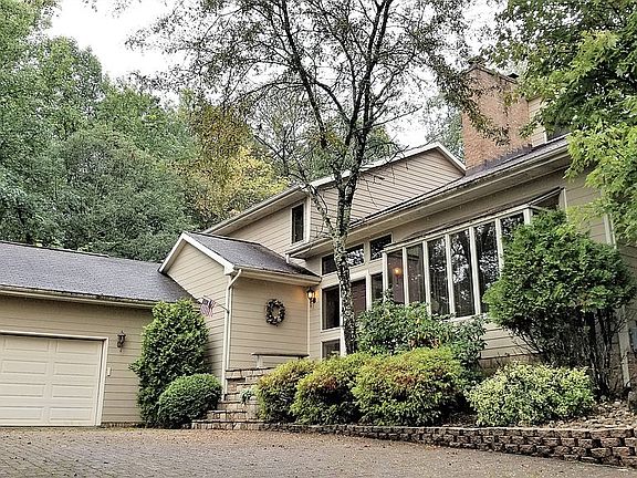 2nd image of 1403 Dellview Dr