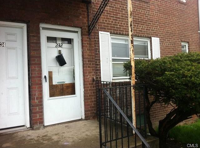 2nd image of 232 Chestnut St