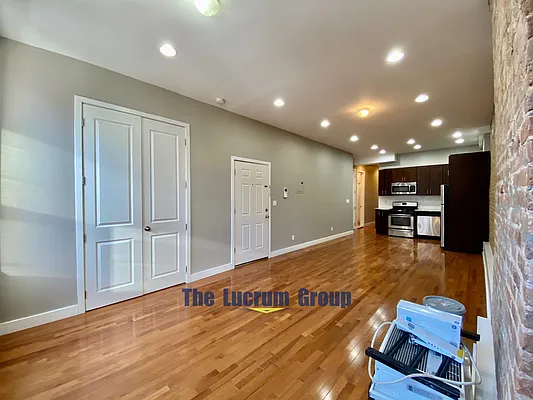 Rented by Lucrum Group | media 12