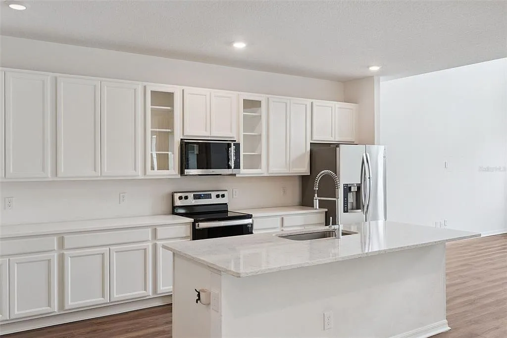 5 bed, 4.5 bath, 3522 sqft, $3,200 — Photo 4