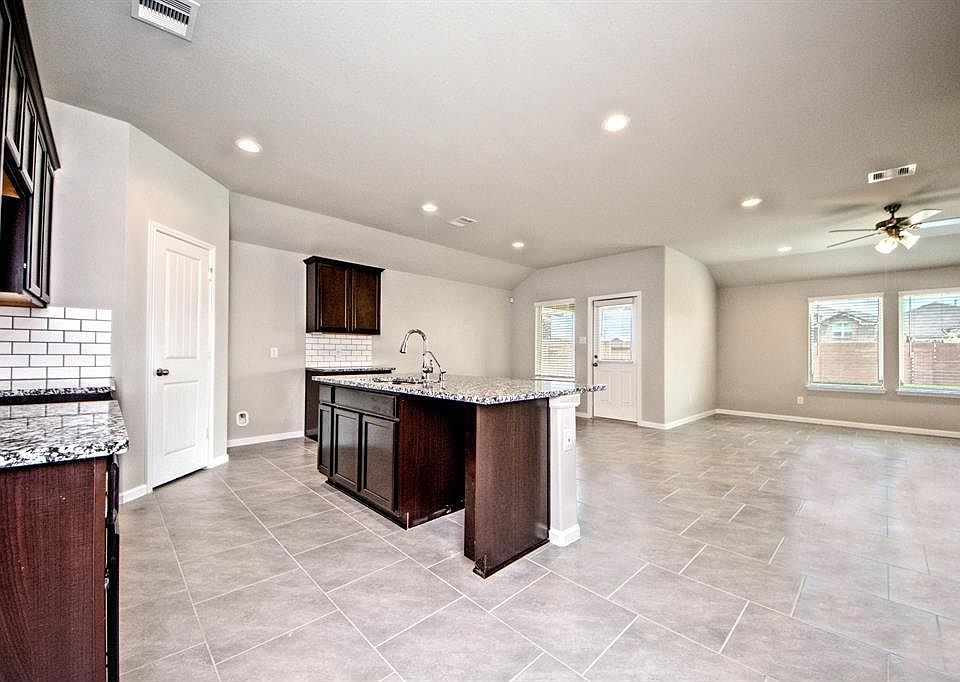 1st image of 21106 Albany Landing Ln