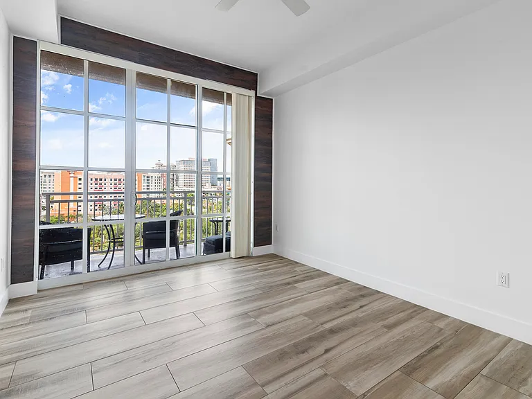 410 Evernia St #807 — Photo 14