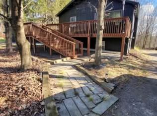 1234 Woodhill Ln, Lake Ariel, PA 18436