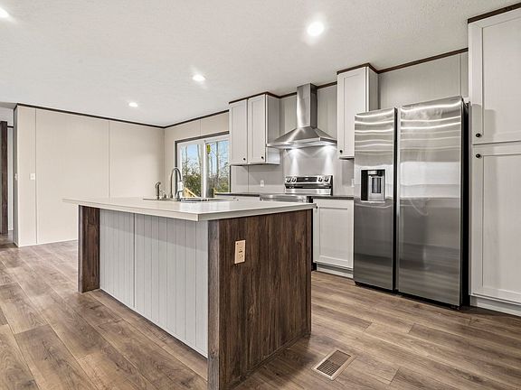 3rd image of 7306 Bellair Dr.