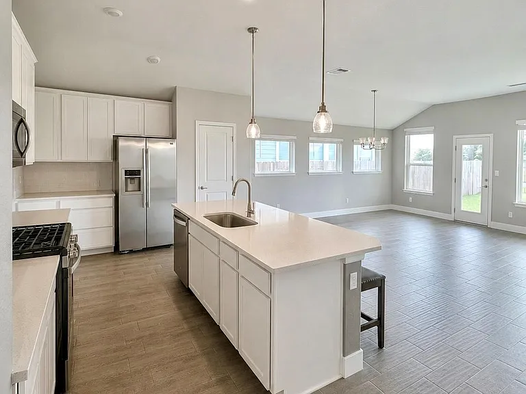 133 Patrick Herndon Dr — Photo 4