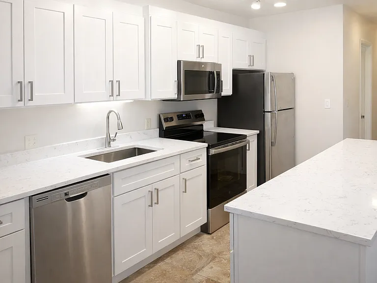 970 100th Ave NE #42 — Photo 2